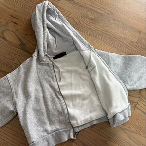 Under Armour women’s Heather Gray Hoodie